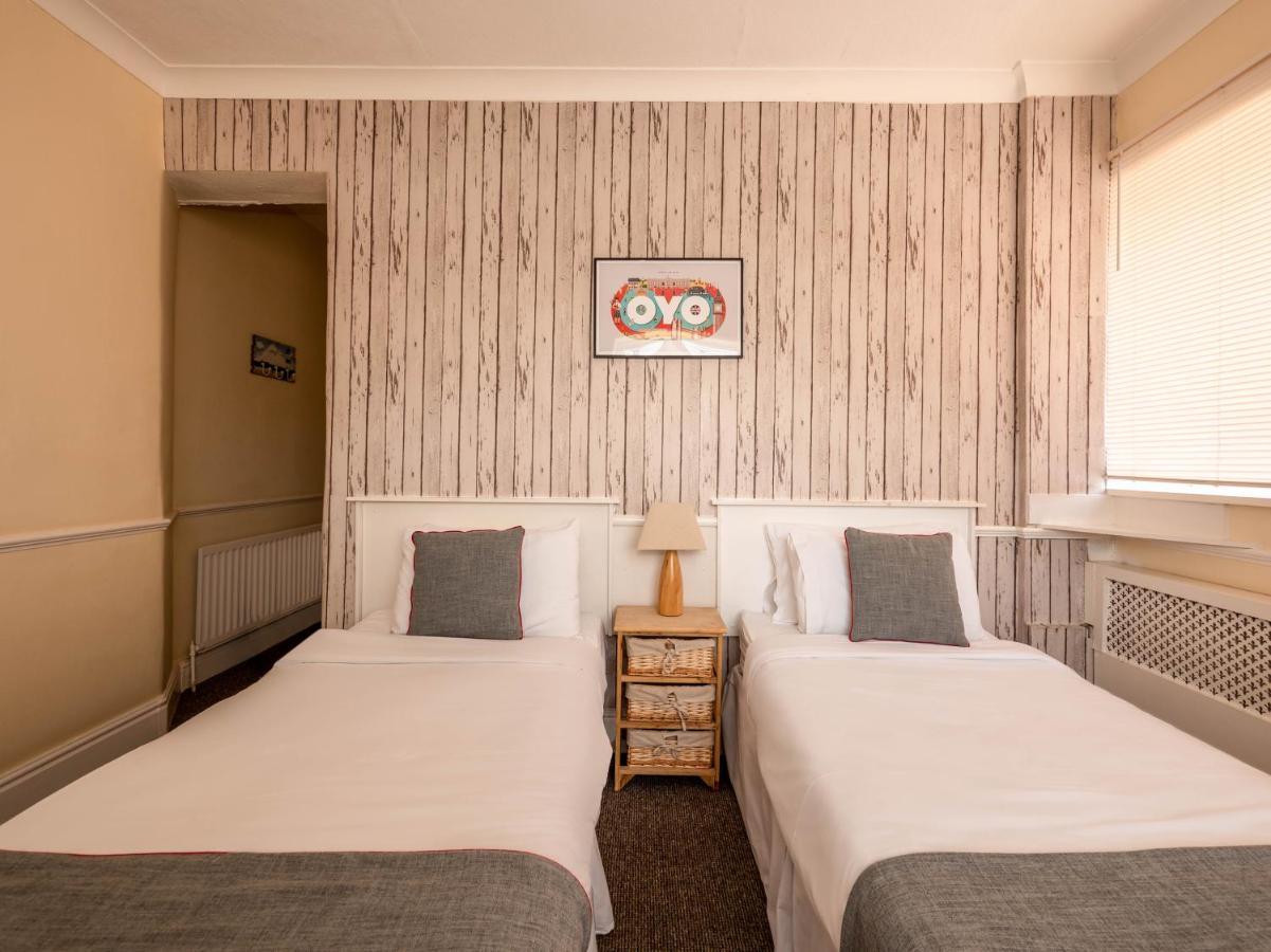 Oyo Pier Hotel Рил Экстерьер фото
